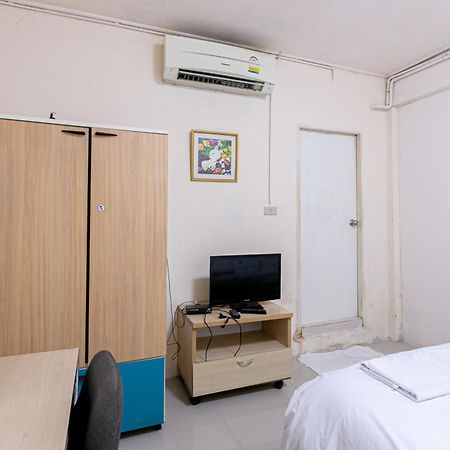 Freesia Saladaeng Silom Apartments Бангкок Экстерьер фото
