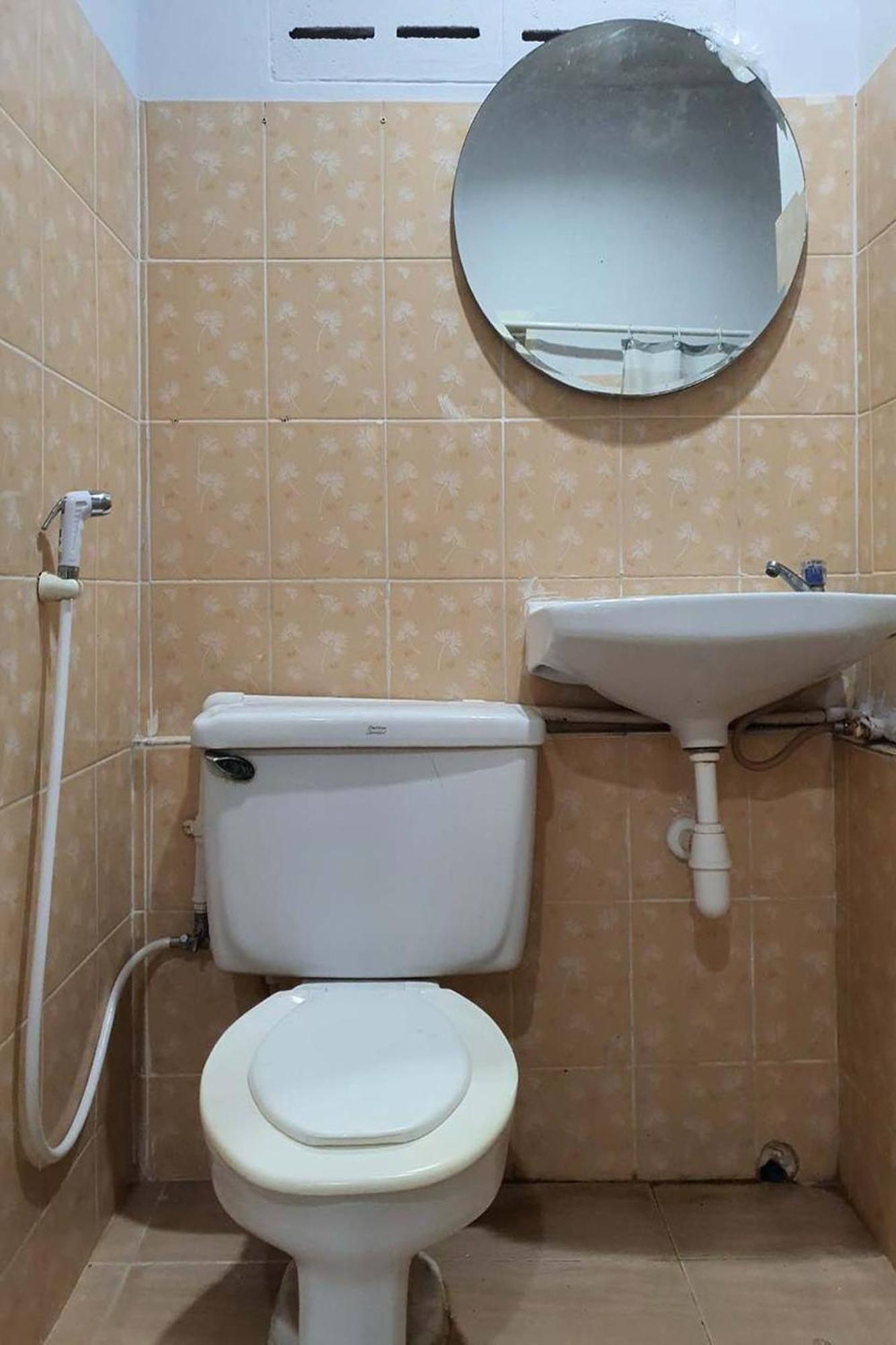 Freesia Saladaeng Silom Apartments Бангкок Экстерьер фото