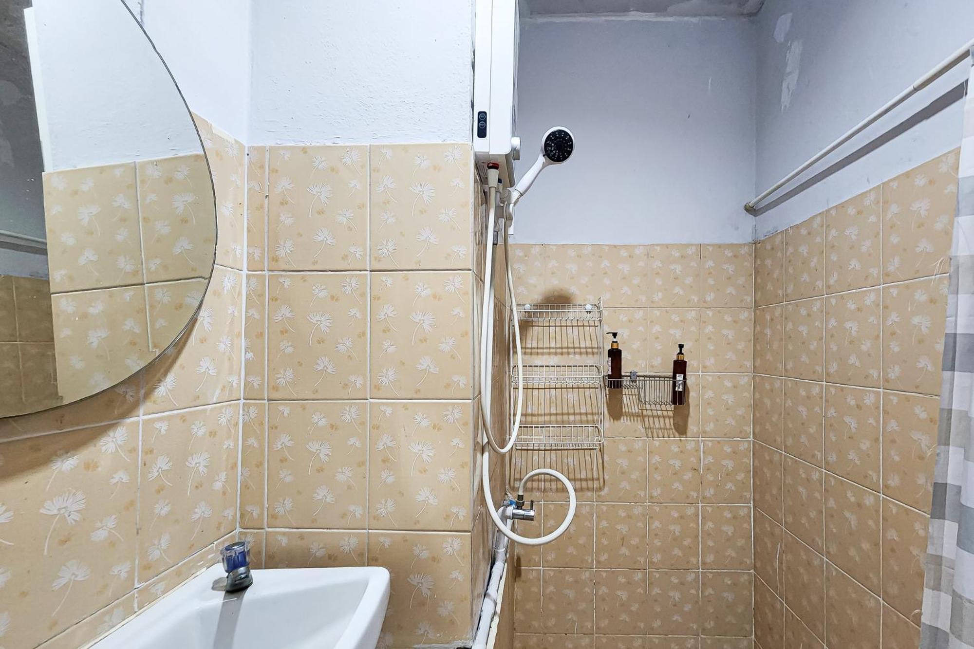Freesia Saladaeng Silom Apartments Бангкок Экстерьер фото