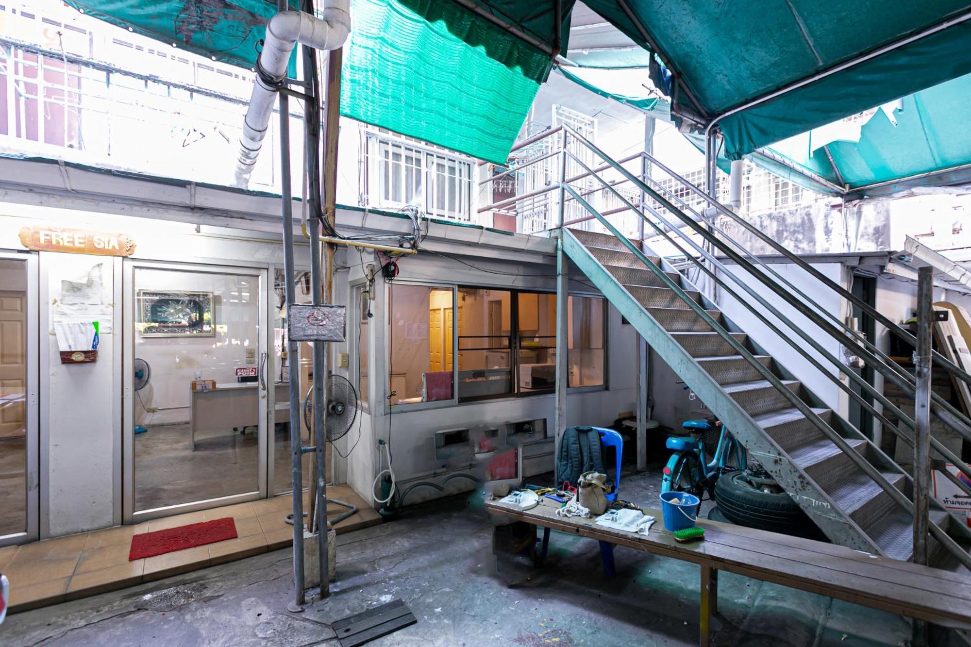 Freesia Saladaeng Silom Apartments Бангкок Экстерьер фото