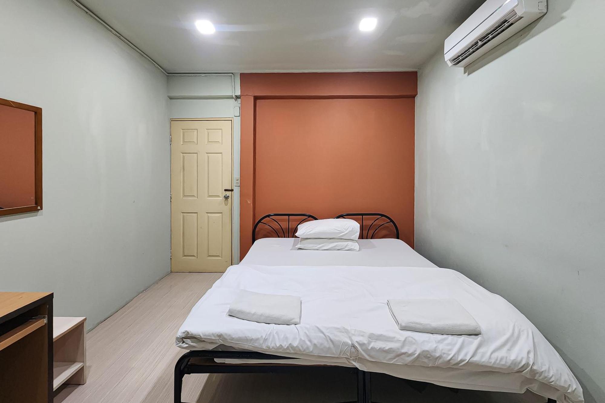 Freesia Saladaeng Silom Apartments Бангкок Экстерьер фото
