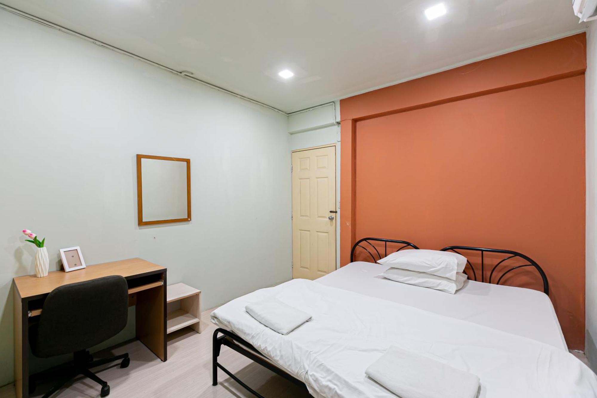 Freesia Saladaeng Silom Apartments Бангкок Экстерьер фото
